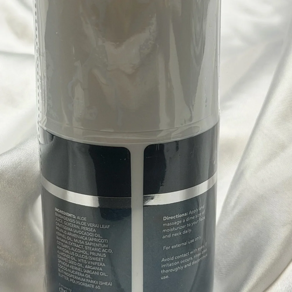 Gentlemen’s Daily Face Moisturizer - Black and White